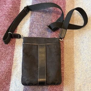 Vintage Coach crossbody bag
